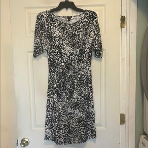 Ann Taylor black and white short-sleeve faux wrap dress Size Petite Large